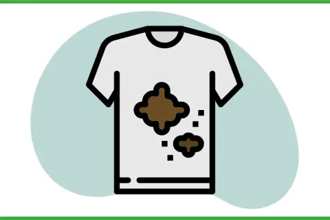Maglietta bianca con macchie marroni. Scopri come togliere macchie di sgrassatore sui vestiti con rimedi efficaci.
