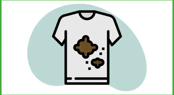 Maglietta bianca con macchie marroni. Scopri come togliere macchie di sgrassatore sui vestiti con rimedi efficaci.