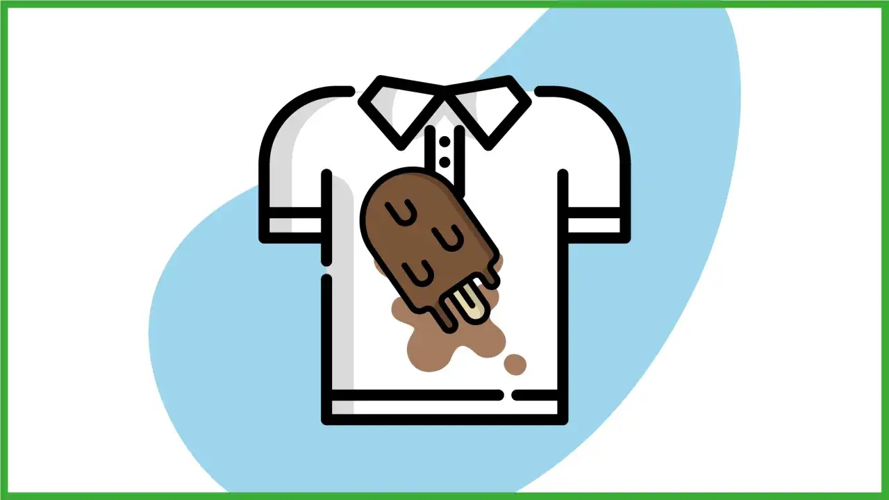 Una maglietta bianca con una macchia di cioccolato da un gelato caduto.