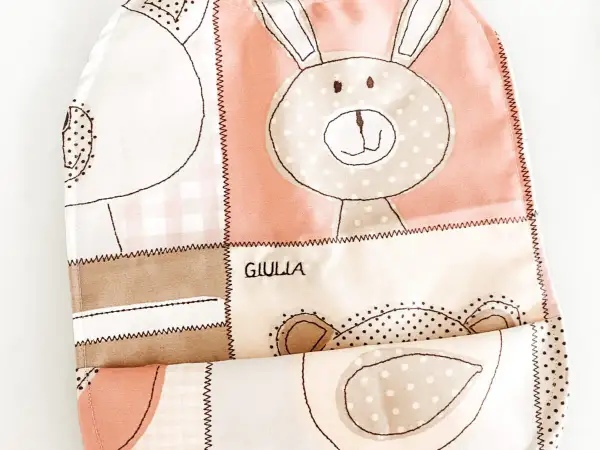 Bavaglini per adulti fai da te con simpatici animaletti e il nome "Giulia". Perfetti per un regalo personalizzato.