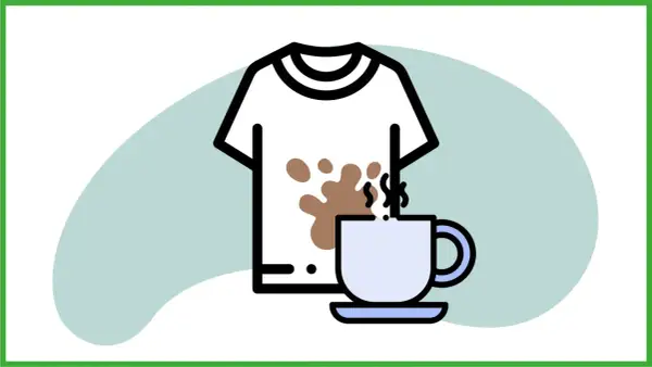 Magiche macchie di caffè su cotone, una tazza fumante accanto a una maglietta macchiata.